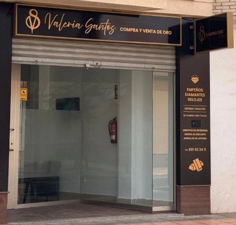 Fachada de la tienda de Valeria Santos Oro en Los Alcázares